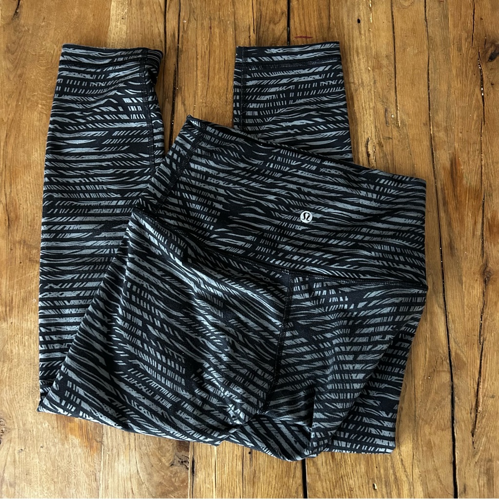 Classic Crop Lululemon Black Grey 22” Inseam Legging Foldover Waist Size Small 4